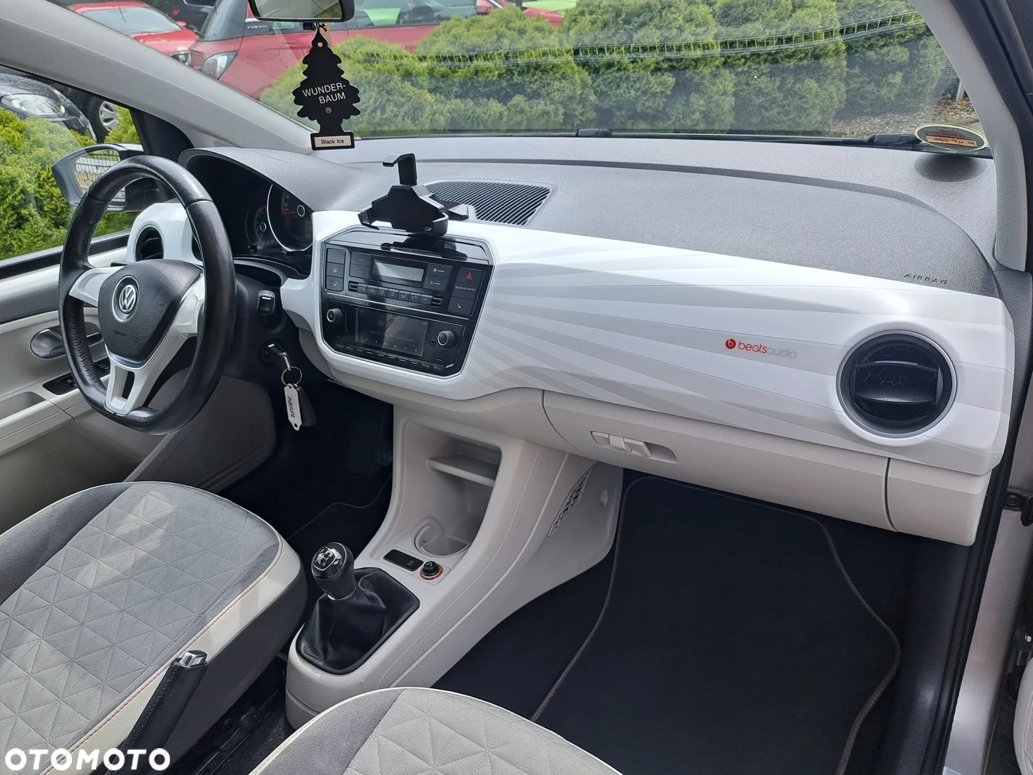 Volkswagen up! (BlueMotion Technology) beats - 8