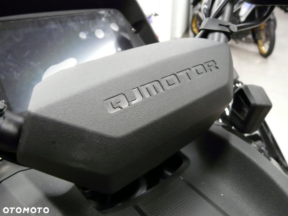 QJMOTOR SFA 1000 - 12