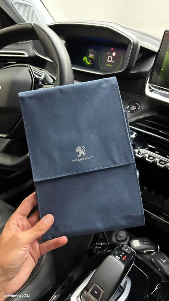 Peugeot 2008 1.2 PureTech Allure Pack EAT8 - 22