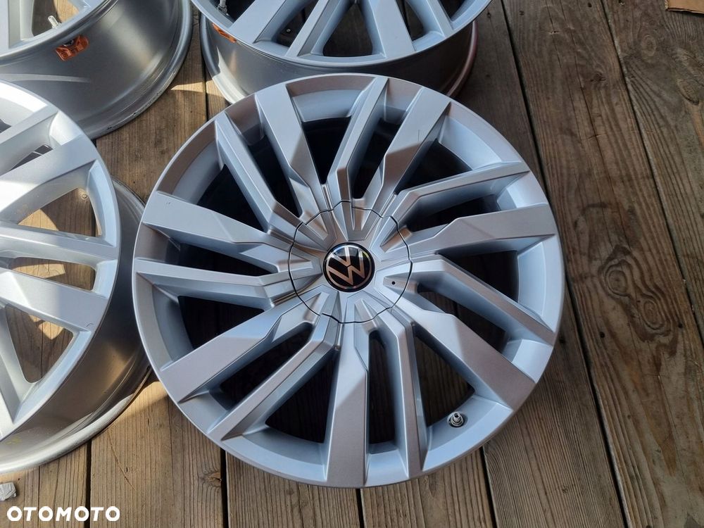 VW TOUAREQ III 760 alu 8jx19h2 et28 5X112,super stan - 2