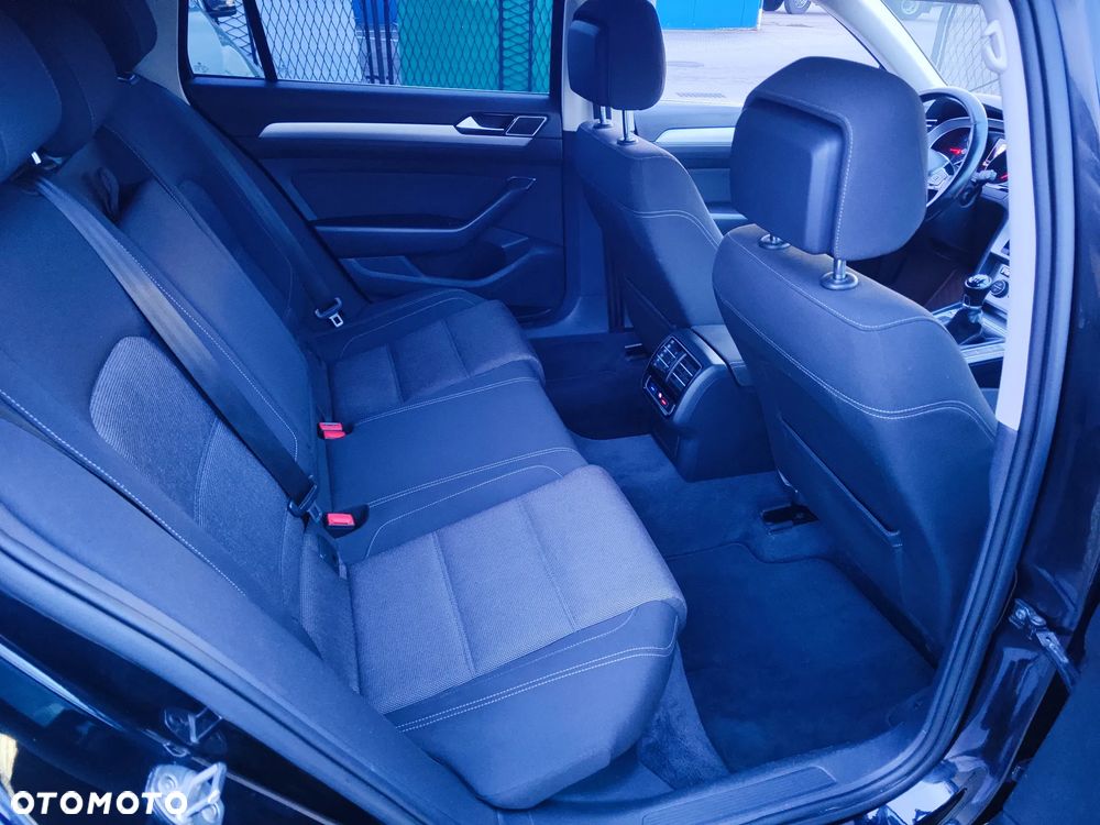 Volkswagen Passat 2.0 TDI BMT Comfortline - 12