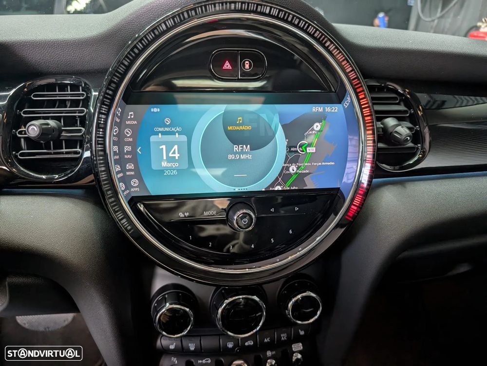 MINI 3 Portas Cooper SE Premium Extra Essential - 30