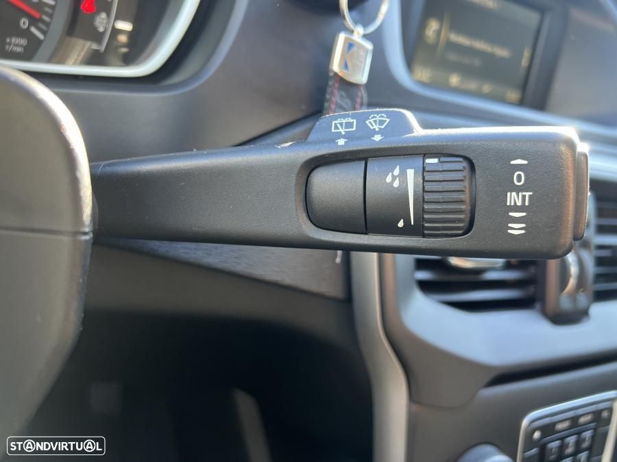 Volvo V40 2.0 D2 Kinetic - 27