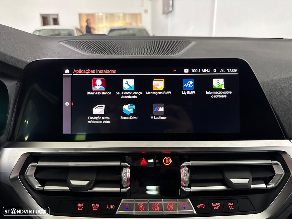 BMW 330 e Pack M Auto - 43