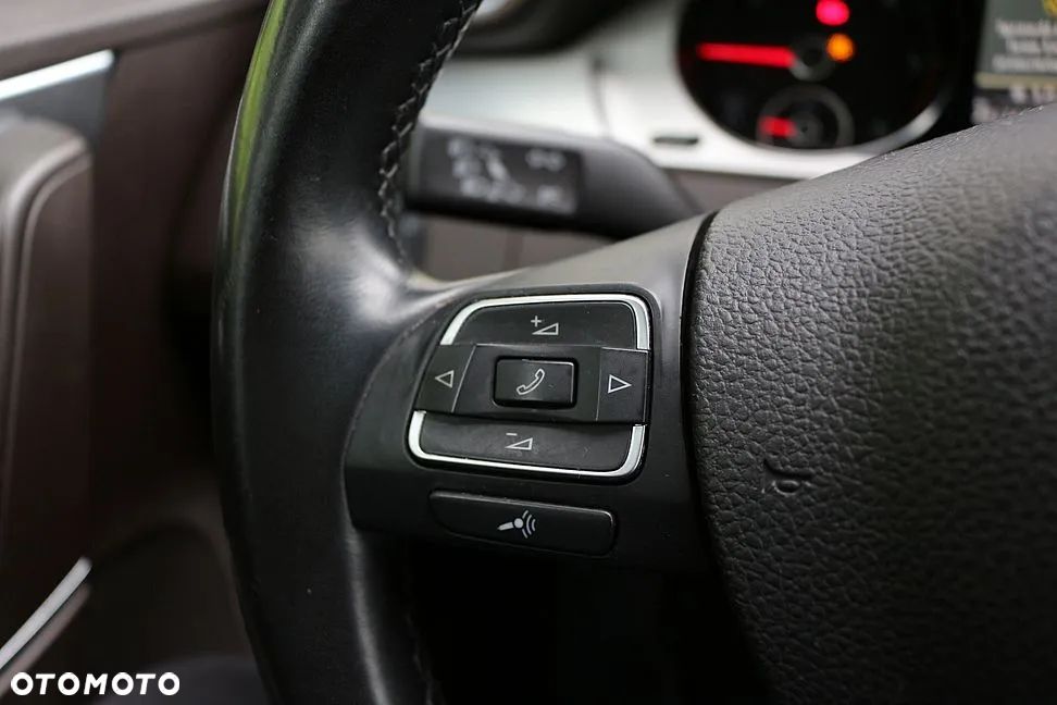 Volkswagen Passat Variant 2.0 TDI Highline - 25