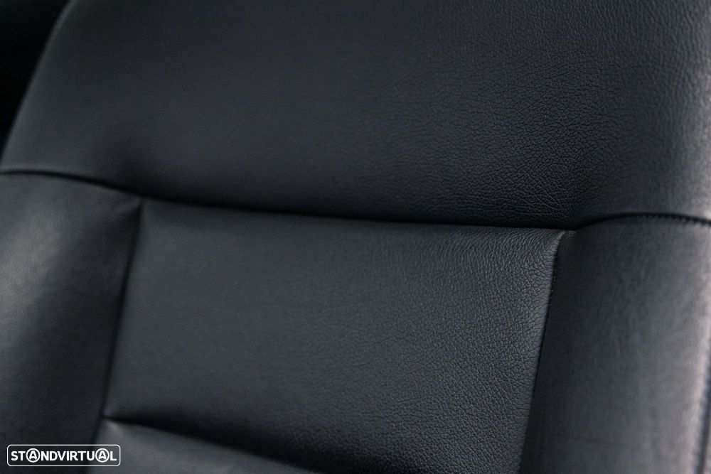Mercedes-Benz E 250 BlueTEC Avantgarde Auto - 19