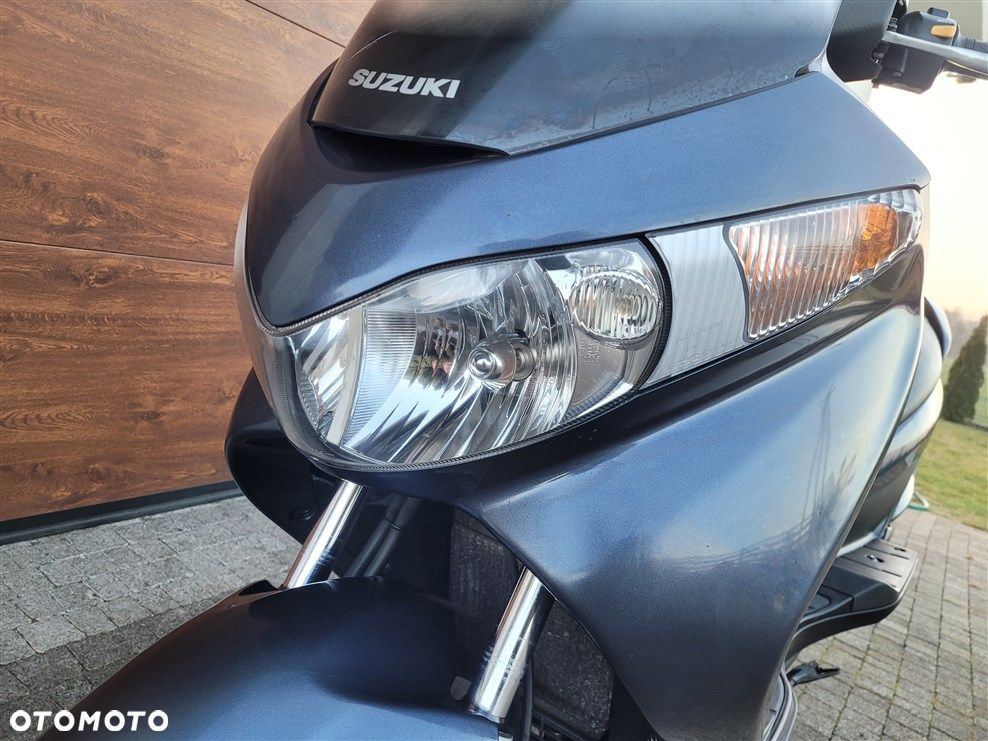 Suzuki Burgman - 4