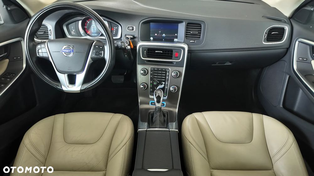 Volvo V60 D6 AWD Plug-in Hybrid Summum - 22