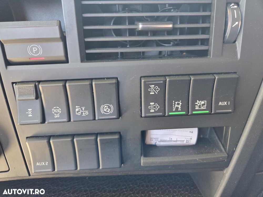 Volvo FH 500, 2022, 543.610km, rulata in GERMANIA, 2 paturi, Aeropachet spoilere cabina, spoilere sasiu, 2 rezervoare, Frigider, Aer conditionat STATIONARE, CIV, anv Michelin 70% ok, Automata, Navigatie, posibilitate leasing-PROMOTIE 53.900 EUR+Tva - 40