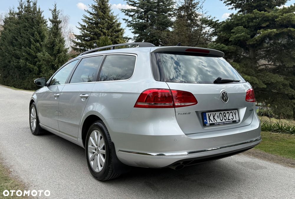 Volkswagen Passat 1.6 TDI DPF BlueMot Highline - 10
