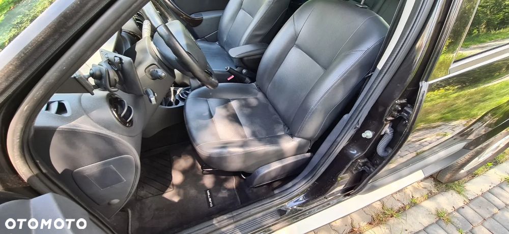 Dacia Duster 1.6 Laureate Euro5 - 9