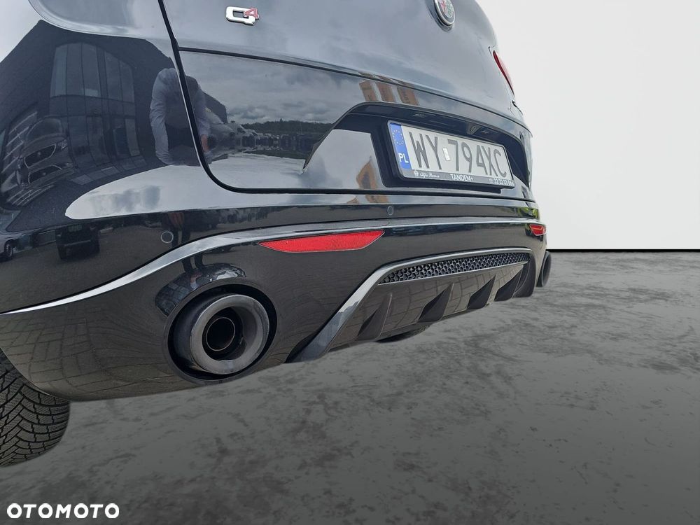 Alfa Romeo Stelvio 2.0 Turbo Veloce Q4 - 17
