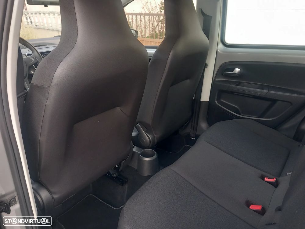 VW Up! 1.0 Move R-Line - 12