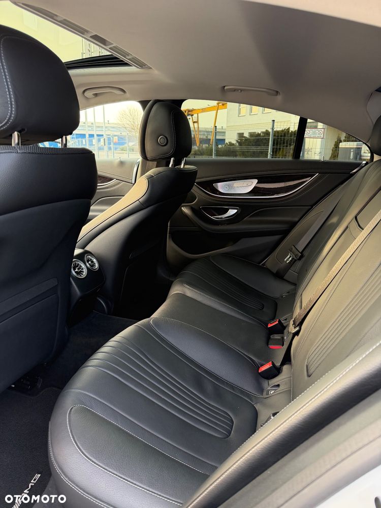 Mercedes-Benz CLS - 21