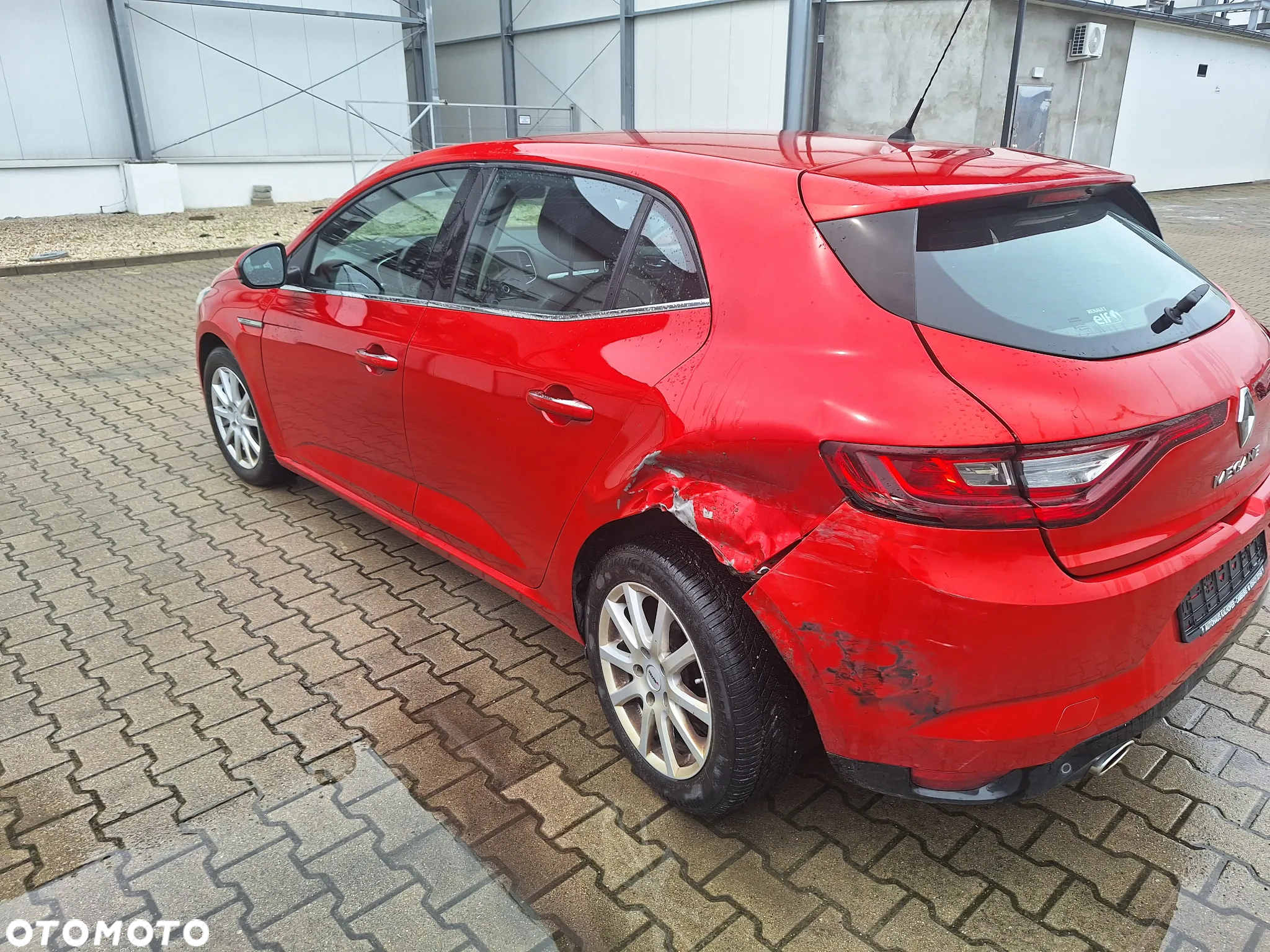 Renault Megane ENERGY TCe 100 INTENS - 11