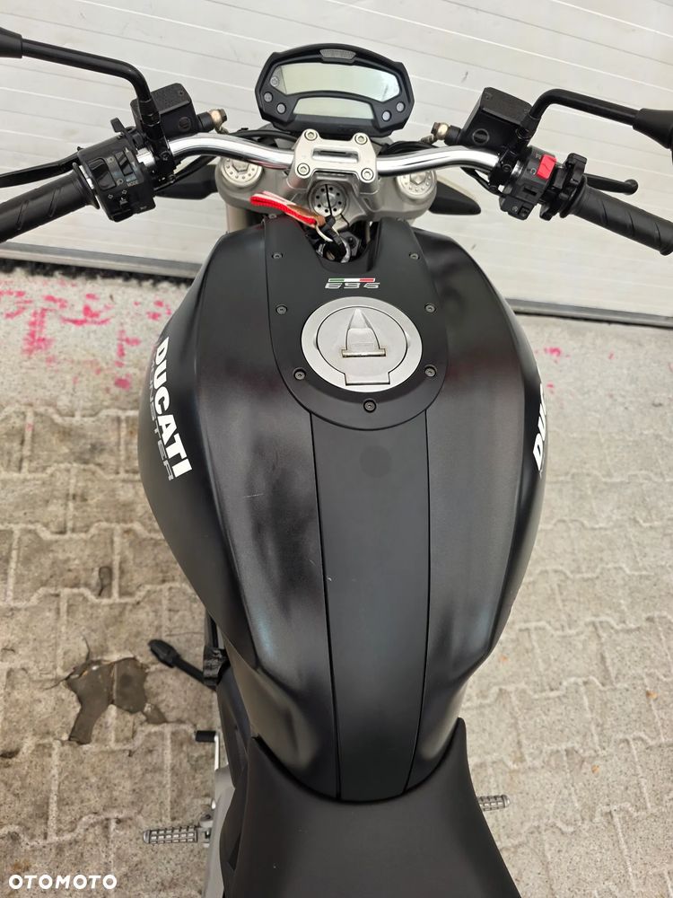 Ducati Monster - 29
