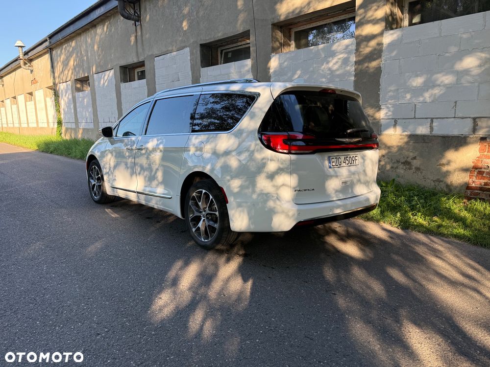 Chrysler Pacifica - 5