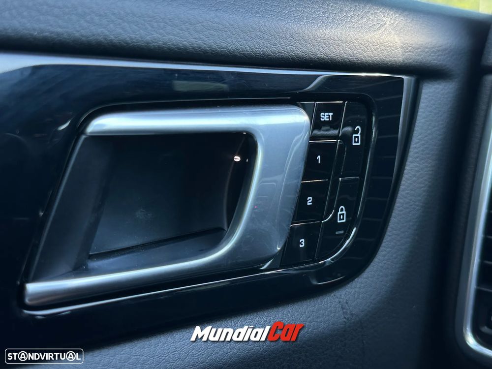 Porsche Cayenne Coupé E-Hybrid - 26