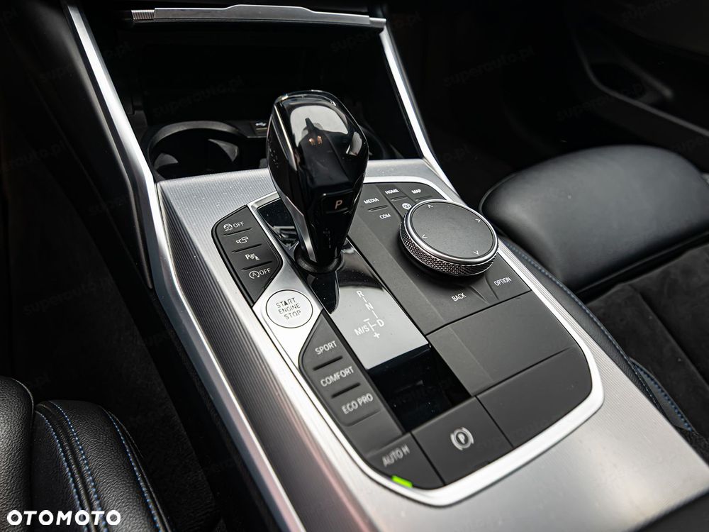 BMW Seria 3 318d M Sport Shadow - 23