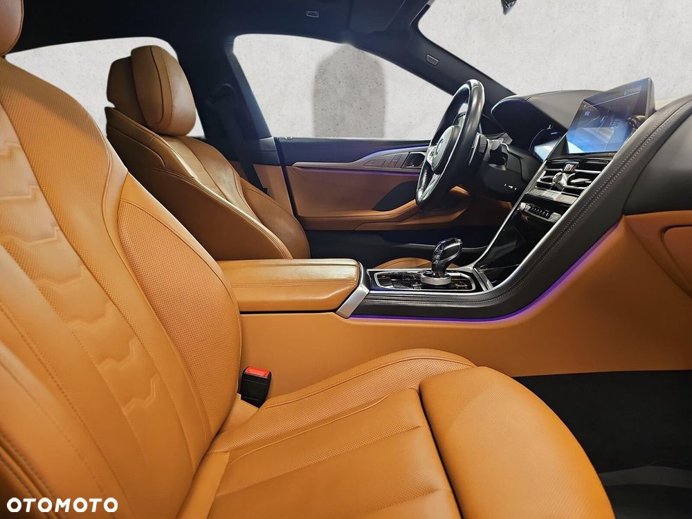BMW Seria 8 - 25