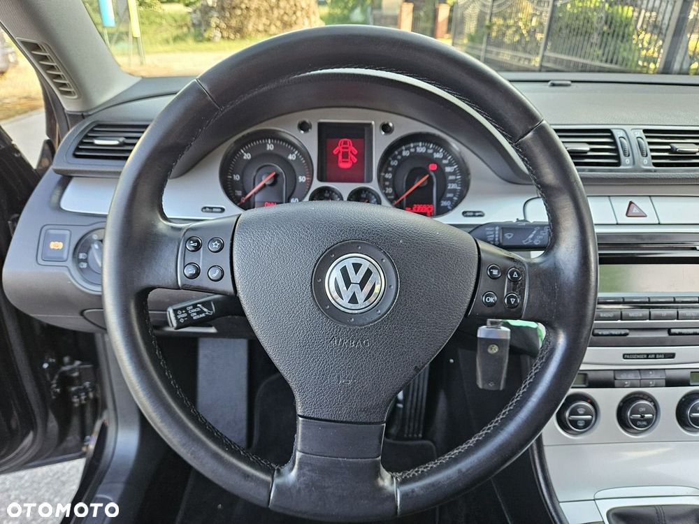 Volkswagen Passat - 14