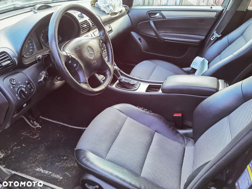 Mercedes-Benz Klasa C 200 Kompressor Avantgarde Sport Edition + - 17