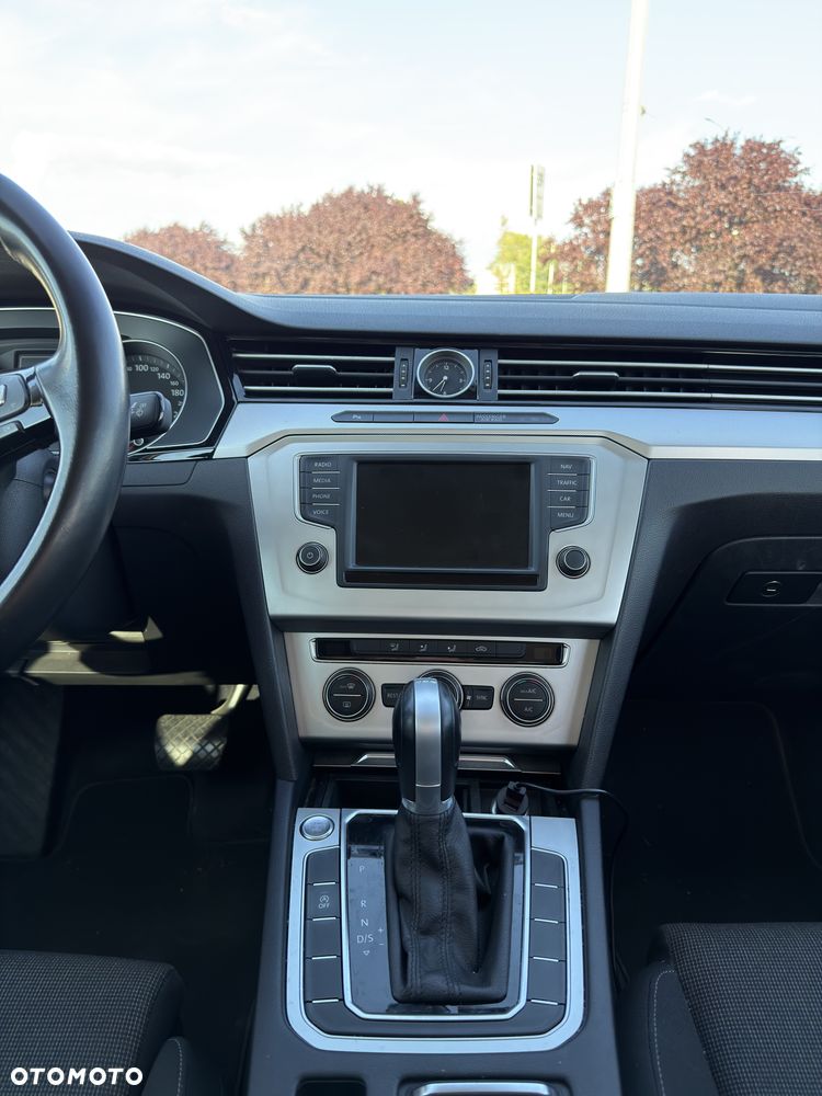 Volkswagen Passat - 7