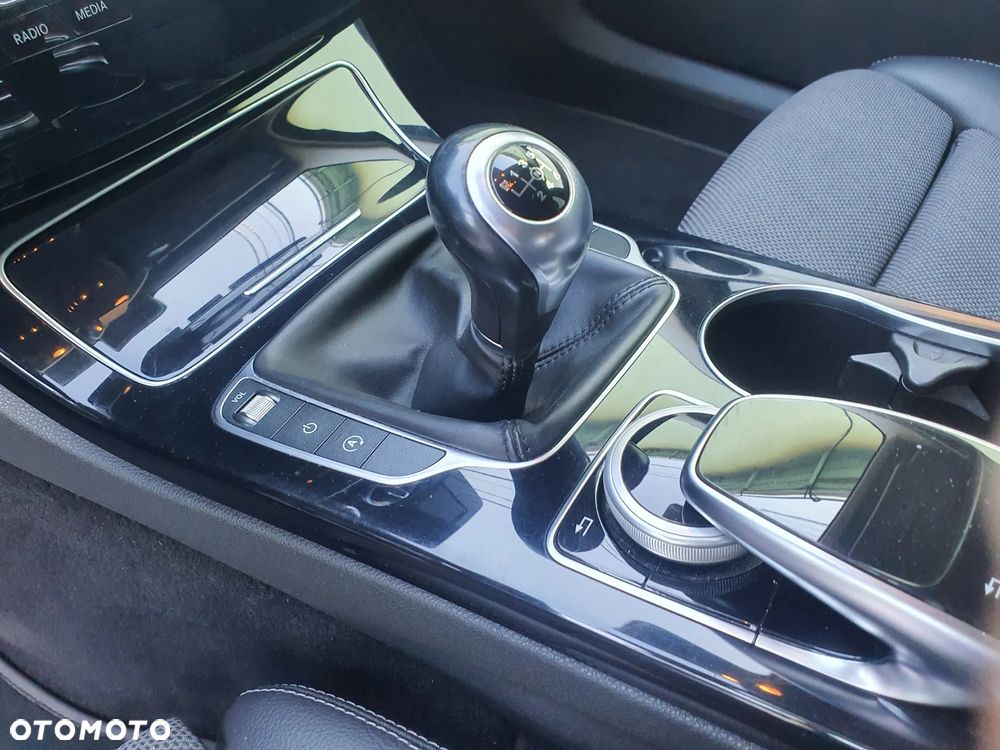 Mercedes-Benz Klasa C 180 T Avantgarde - 14