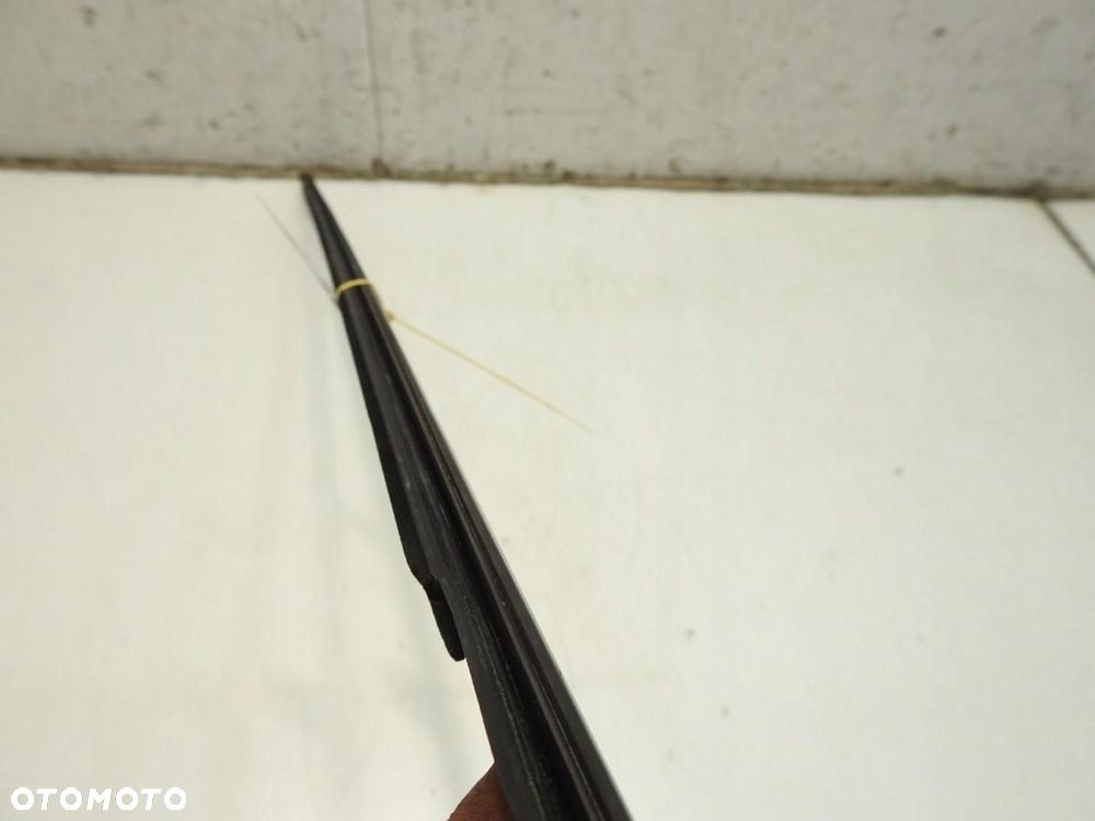 LISTWA ZGARNIAJĄCA DRZWI LEWY PRZÓD OPEL ASTRA J HB 13258852LH - 6