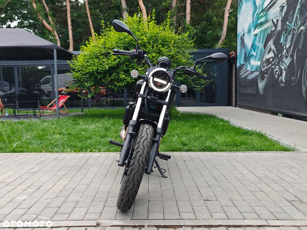 QJMOTOR SRV 125 - 5