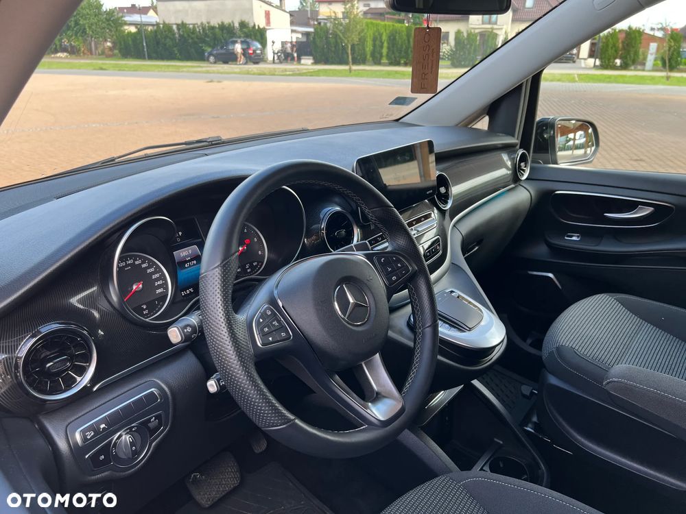 Mercedes-Benz Klasa V - 2