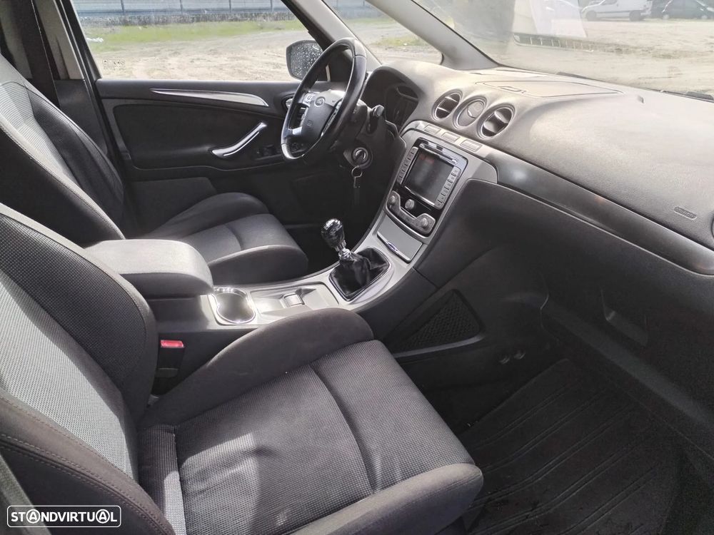 Ford S-Max - 7
