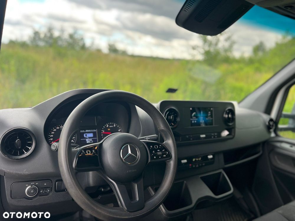 Mercedes-Benz Sprinter - 9