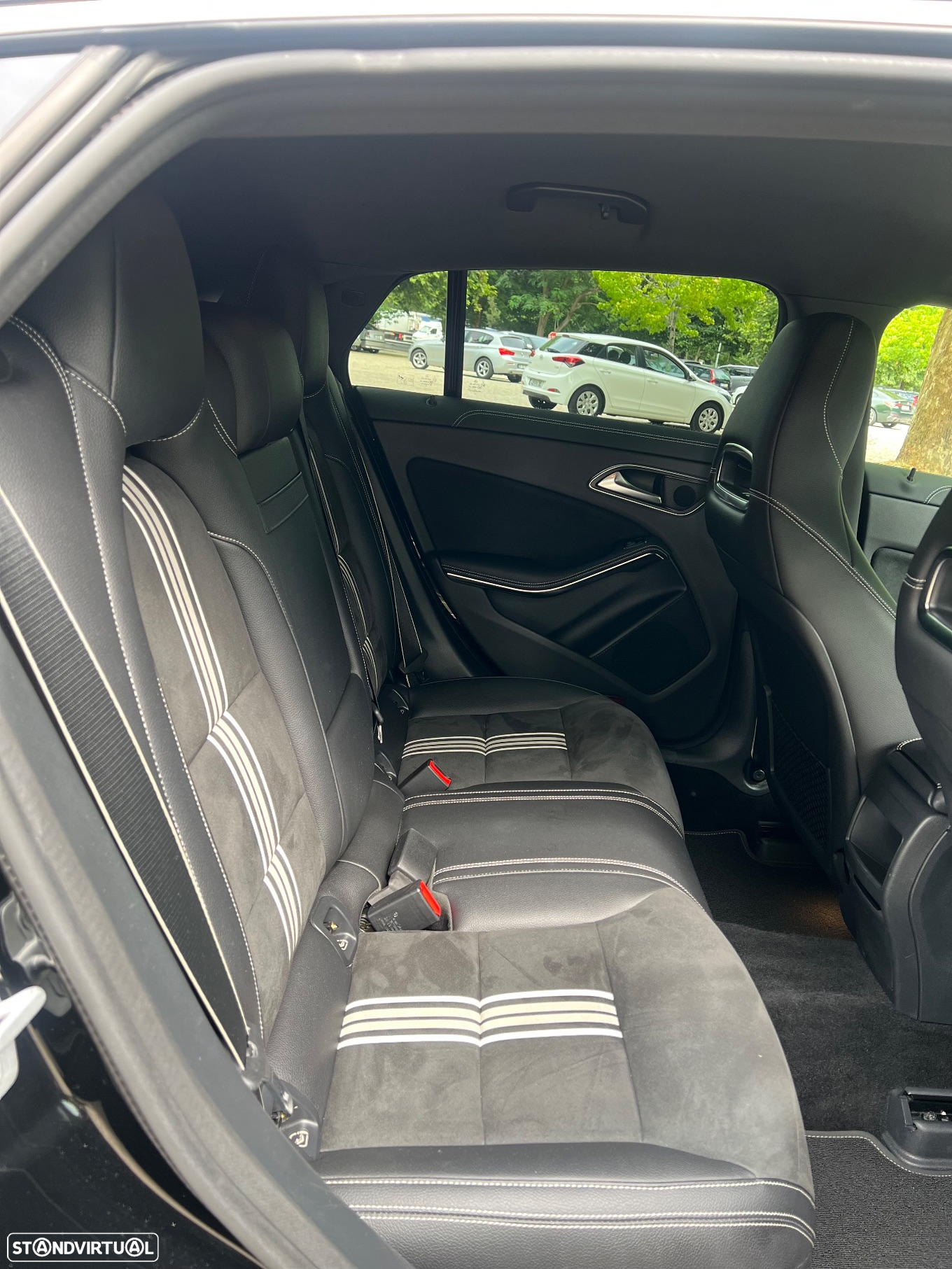 Mercedes-Benz CLA 200 d Shooting Brake AMG Line Aut. - 11