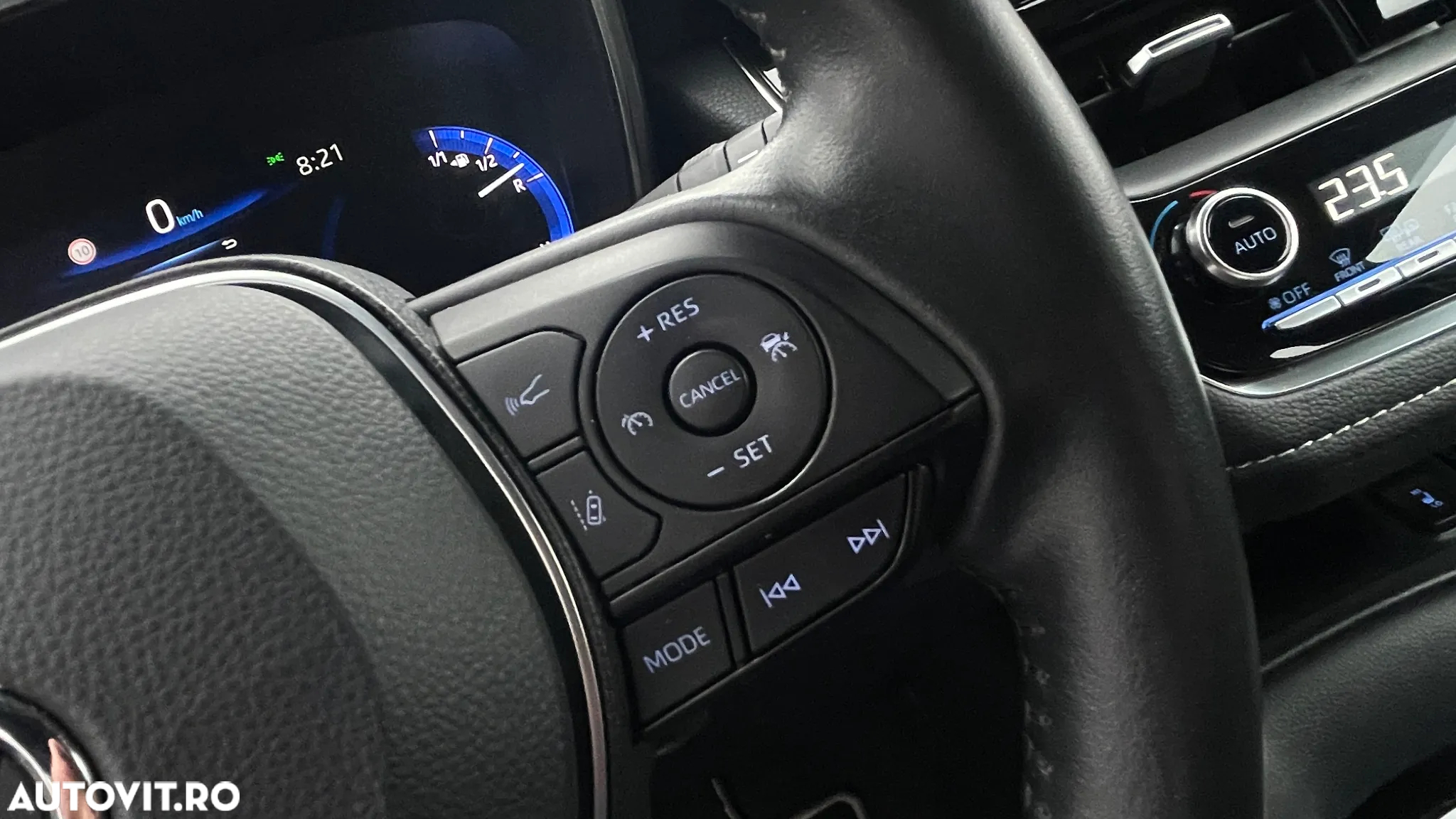 Toyota Corolla 1.8 Hybrid Comfort - 27