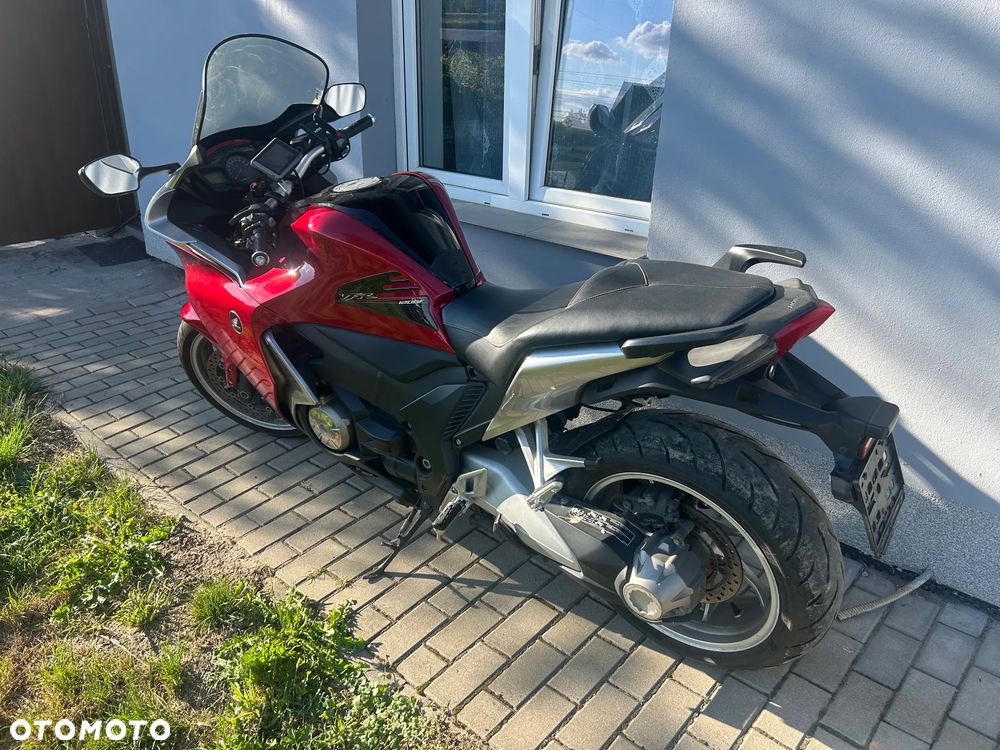 Honda VFR - 2