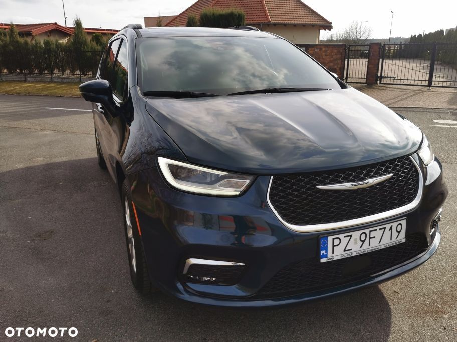 Chrysler Pacifica - 10