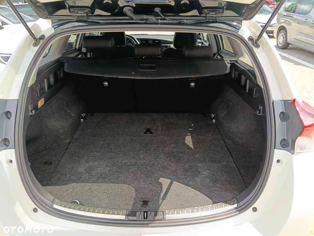 Toyota Auris - 16