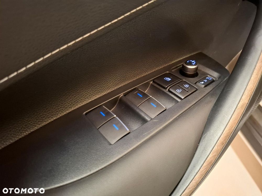 Toyota Corolla 2.0 Hybrid Trek - 14