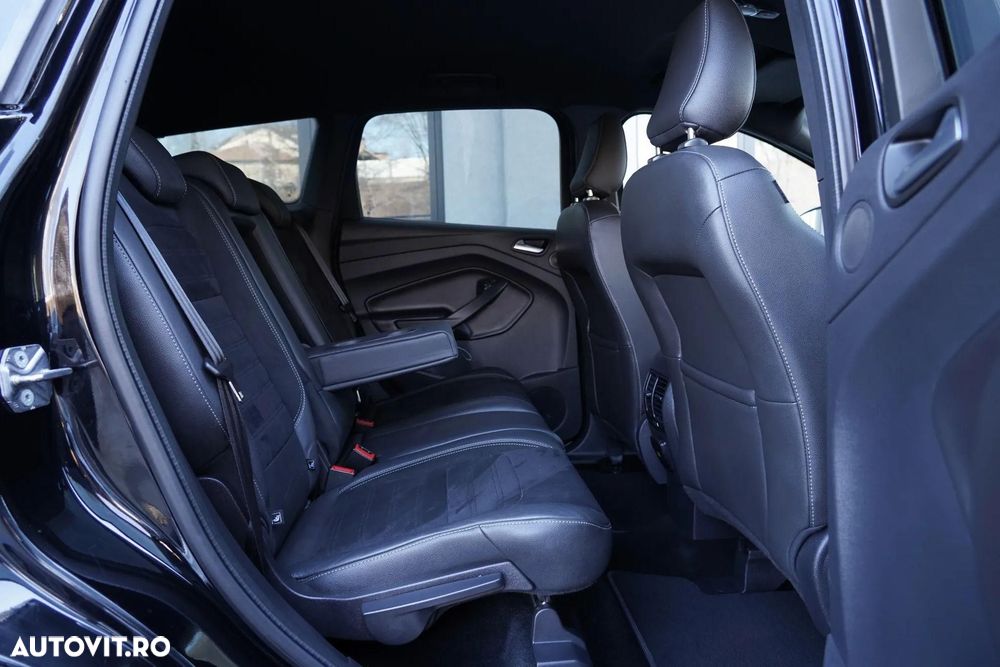 Ford Kuga 2.0 TDCi 4x4 Aut. ST-Line - 9