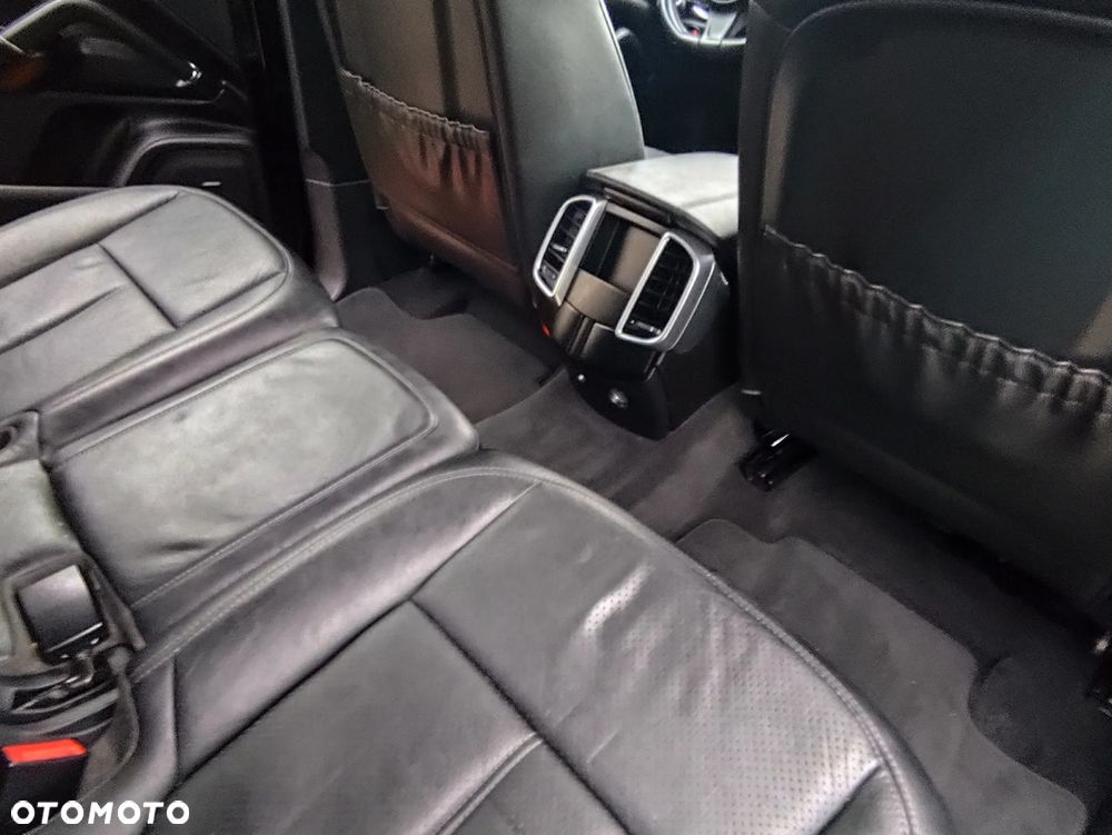 Porsche Cayenne Platinum Edition - 30