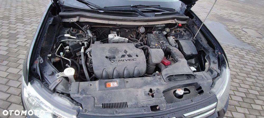 Mitsubishi Outlander 2.0 Intense CVT - 21