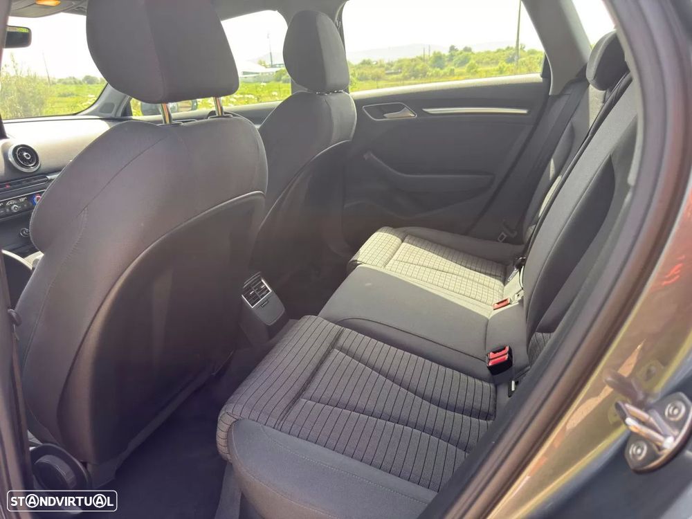Audi A3 Sportback 1.6 TDI Sport S tronic - 14