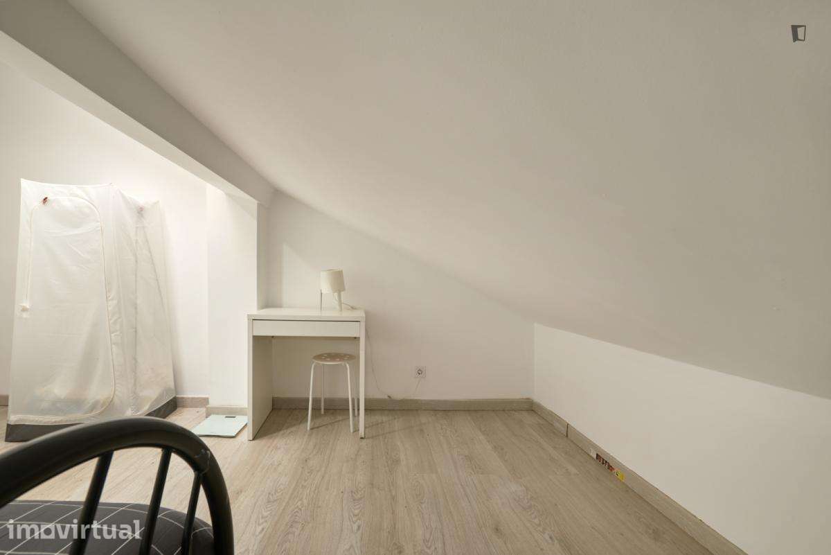 Quarto - localizado em Amadora Lisbon - Grande imagem: 5/18
