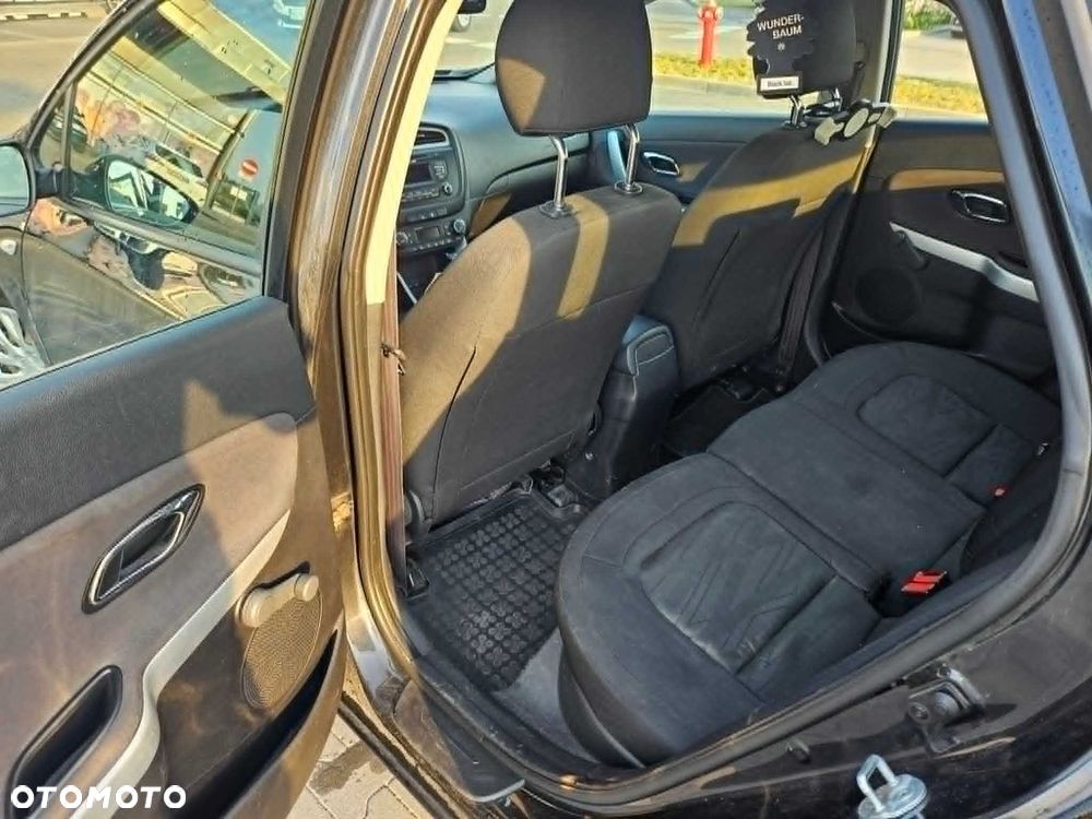 Kia Ceed - 8