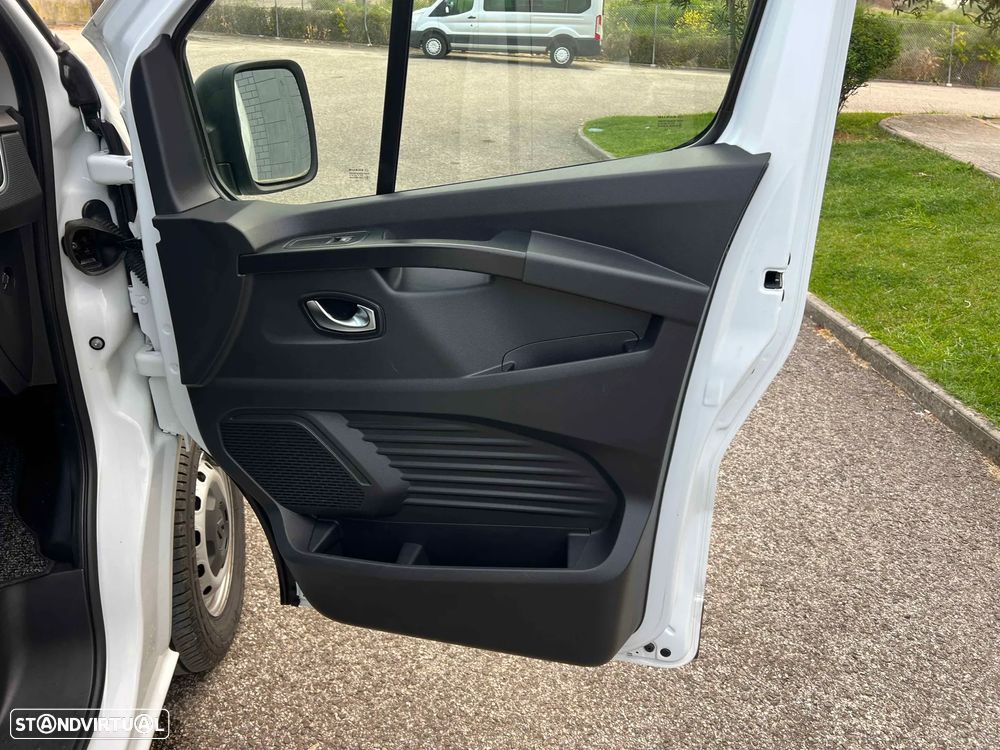 Renault Trafic L2H1 2.0 dci Auto grand confort - 25