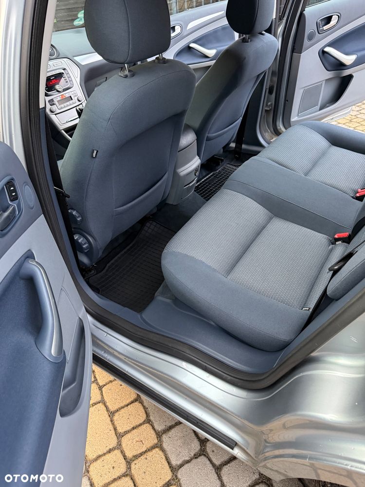 Ford Mondeo - 8