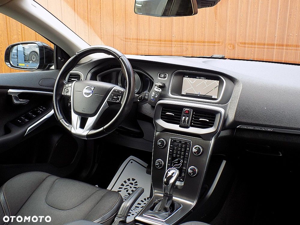 Volvo V40 Cross Country T4 AWD Momentum - 17