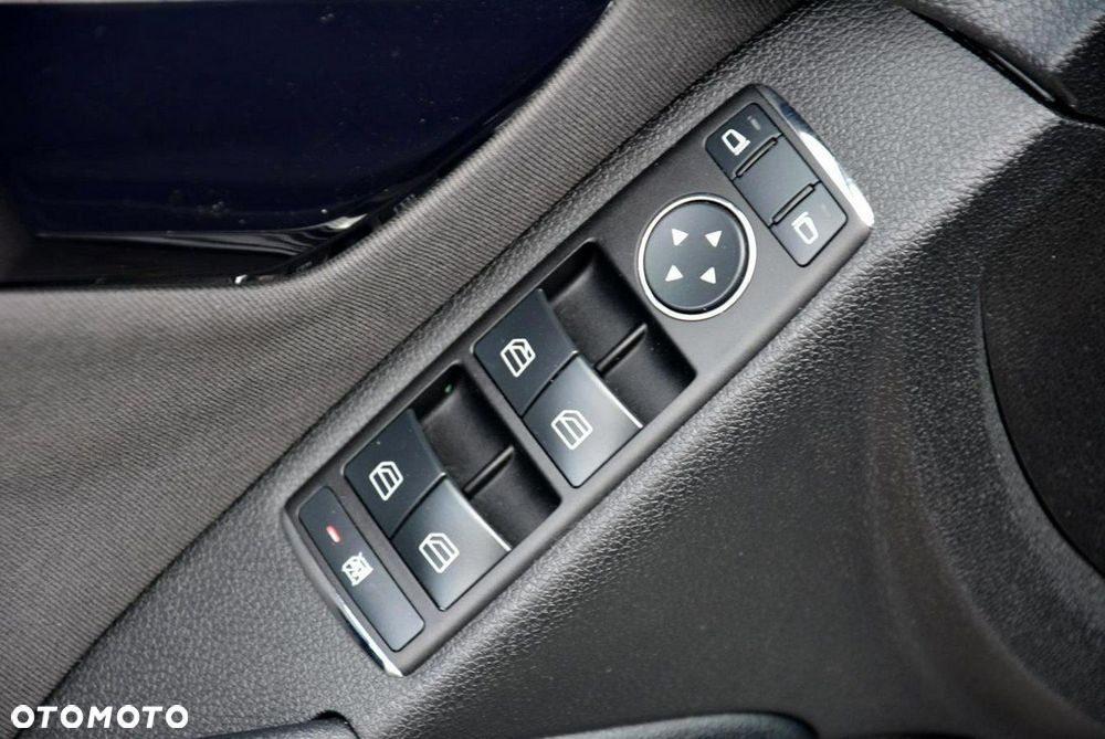 Mercedes-Benz Klasa C 180 Kompressor Elegance - 35