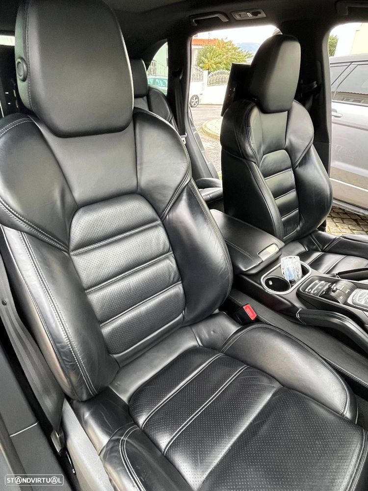 Porsche Cayenne S - 17